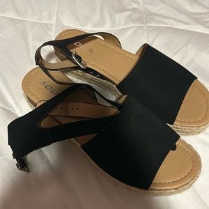 Black platform sandals